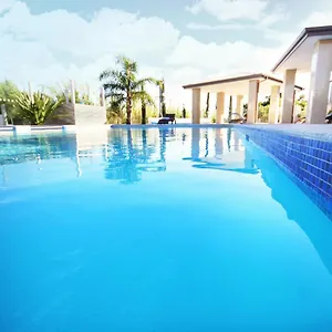 Hotel Swan River