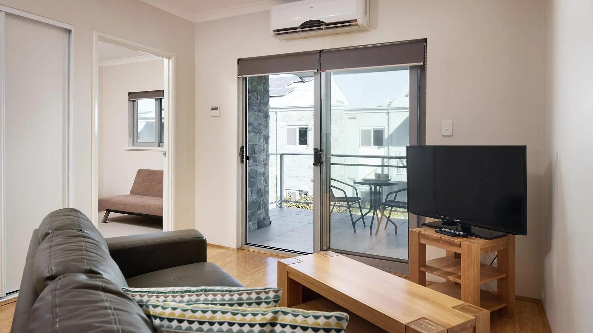 Airport Apartments By Vetroblu Perth Aparthotel