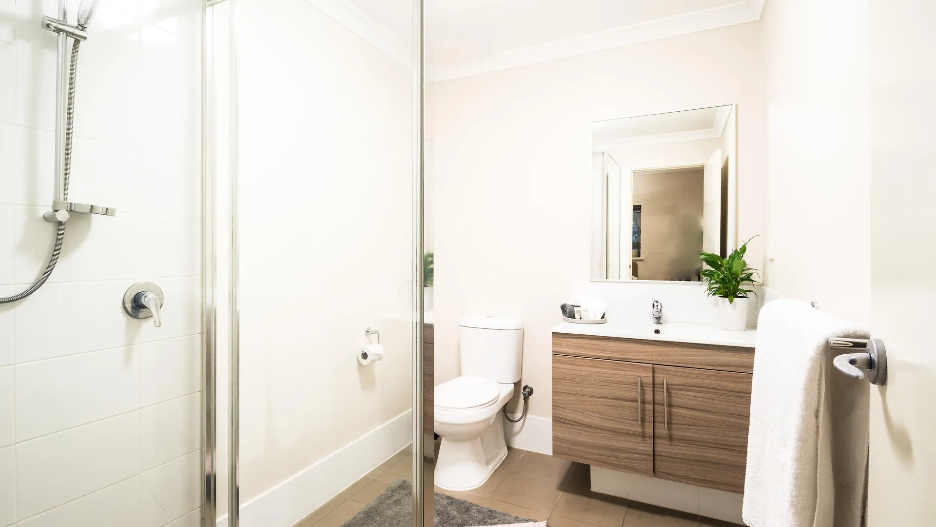 Airport Apartments By Vetroblu Perth 4*,