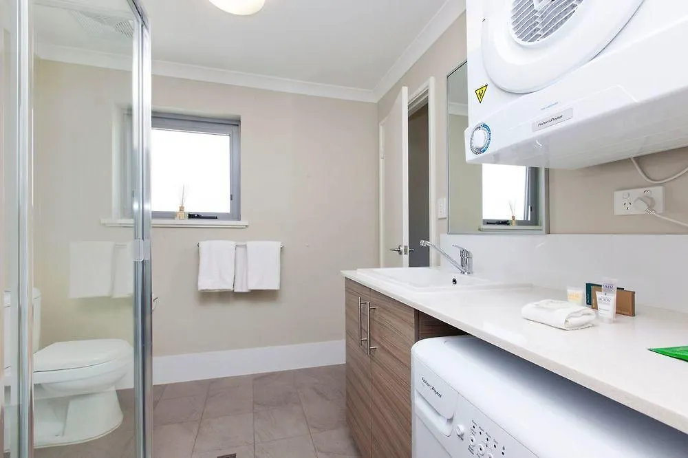 Airport Apartments By Vetroblu Perth Aparthotel