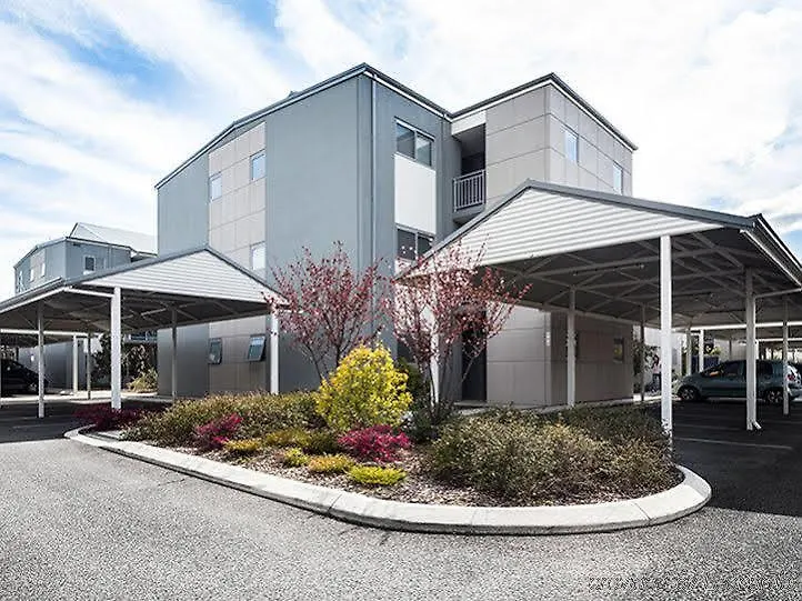 Airport Apartments By Vetroblu Perth 4*,